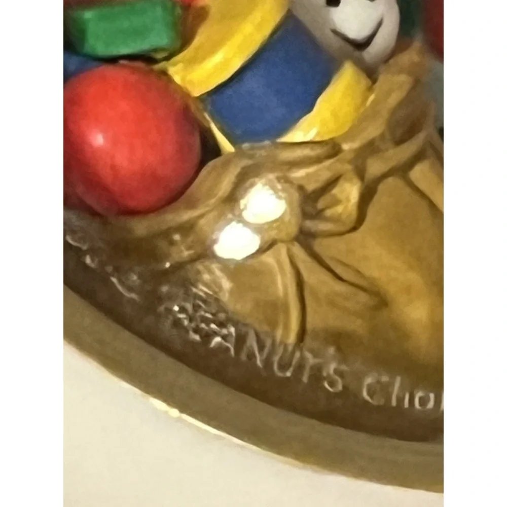 Vtg Hallmark Snoopy and Friends 1983‎ Diorama/Panorama Christmas Ornament 3
